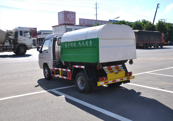 国五凯马车厢可卸式垃圾车