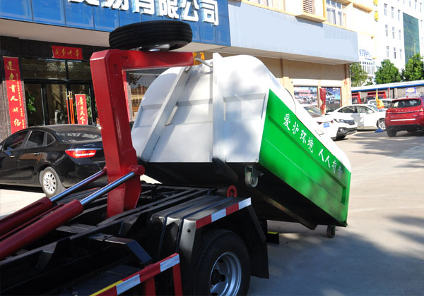 王牌小型3方勾臂垃圾车（国五）