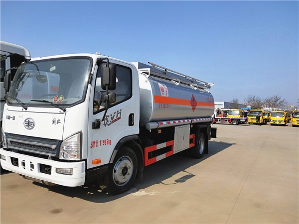 解放10.1方加油车