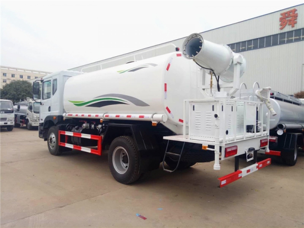 东风D9洒水车15方