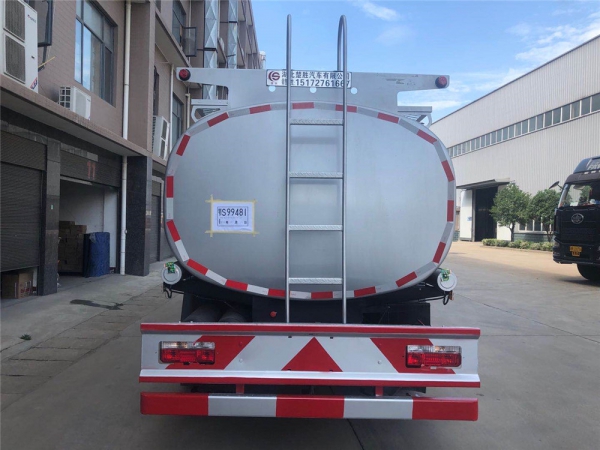 东风多利卡10吨供液车【10.2方】